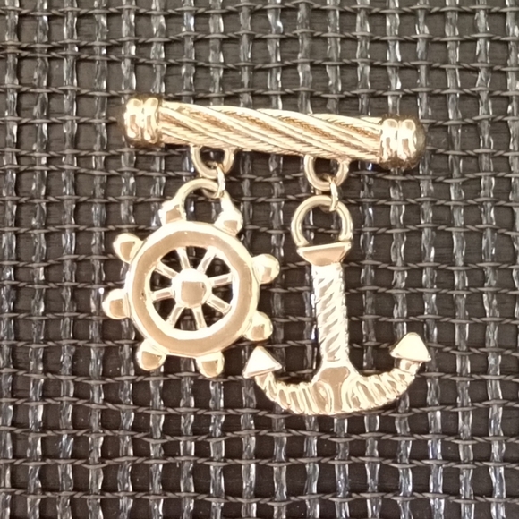 Unbranded Jewelry - Gold-tone Nautical Brooch Pin
